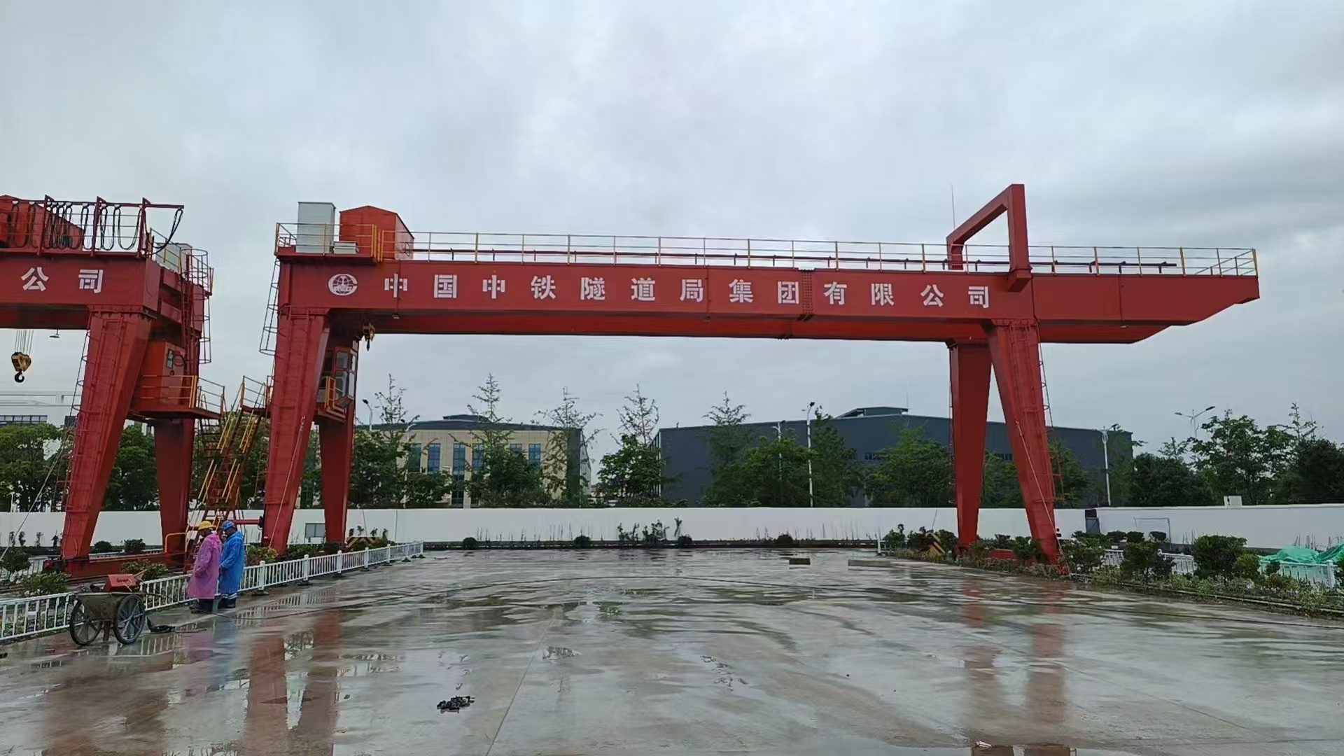 河南漯河水电站龙门吊厂家讲解水电站龙门吊的结构冗余